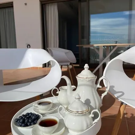 Golf, Sea And Mountain Views Appartement