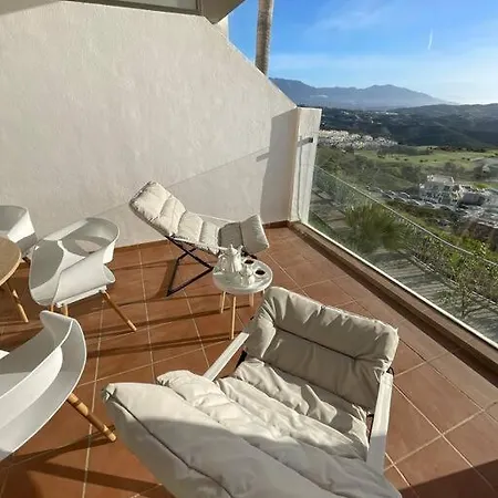 Golf, Sea And Mountain Views Appartement